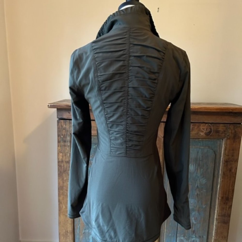 lululemon Ruched Back Jacket - Picture 4 of 13